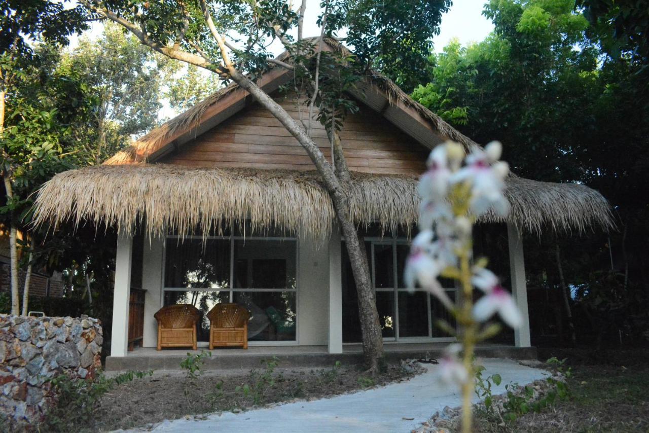 Heaven On The Planet Hotel Ekas Exterior photo